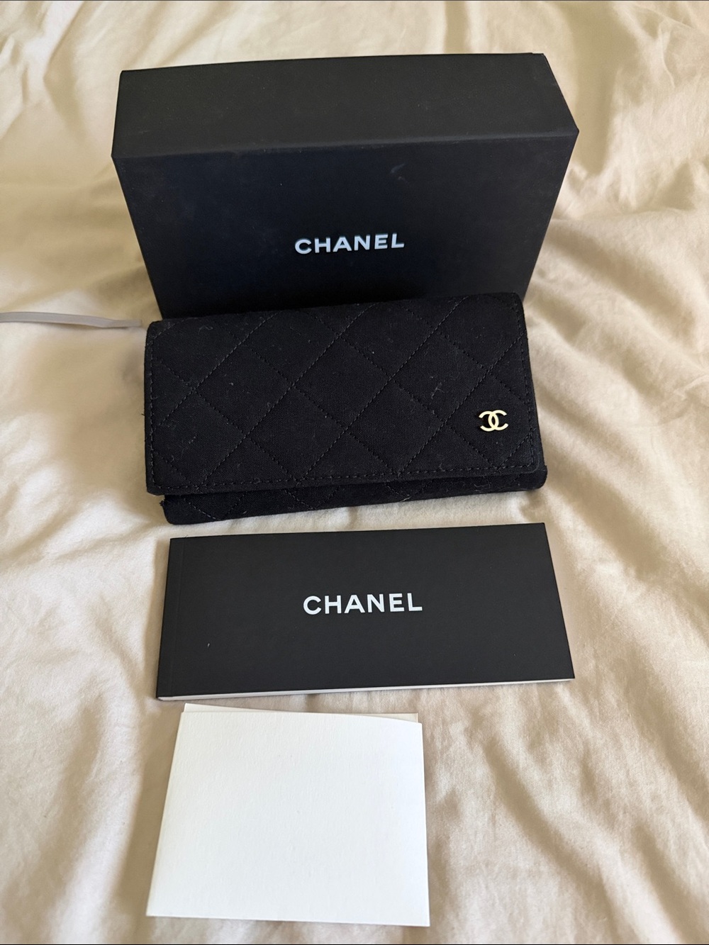 Chanel sunglasses Case with box and cleaning cloth